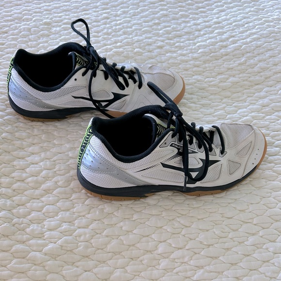 Mizuno volleyball shoes women size 11 - Picture 7 of 10